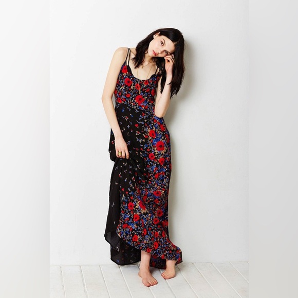 Urban Outfitters Dresses & Skirts - Urban Outfitters Kimchi Blue Wild Flower Maxi Dress